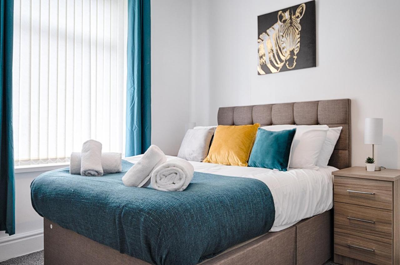 Chesshyre Accommodation - Tv In Every Bedroom! Swansea Exterior foto